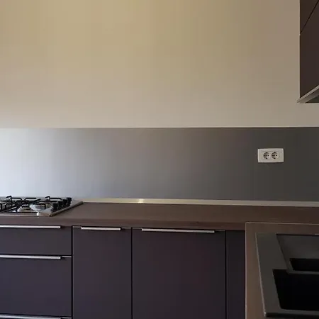 Miranda Apartment
